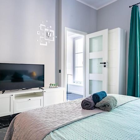 Stylish Studio In The Heart Of The City. Varsó Kültér fotó
