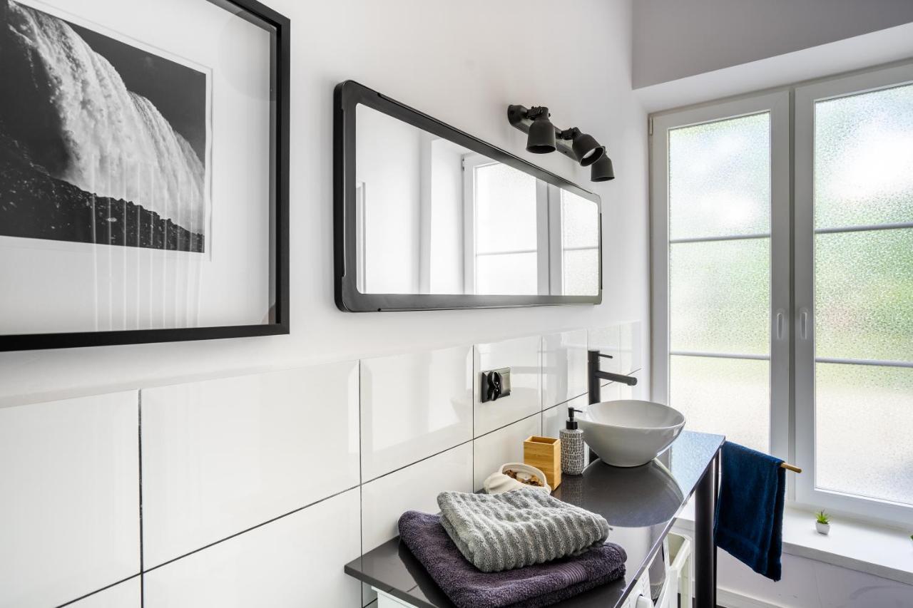 Stylish Studio In The Heart Of The City. Varsó Kültér fotó